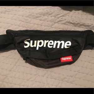 Supreme fannypack